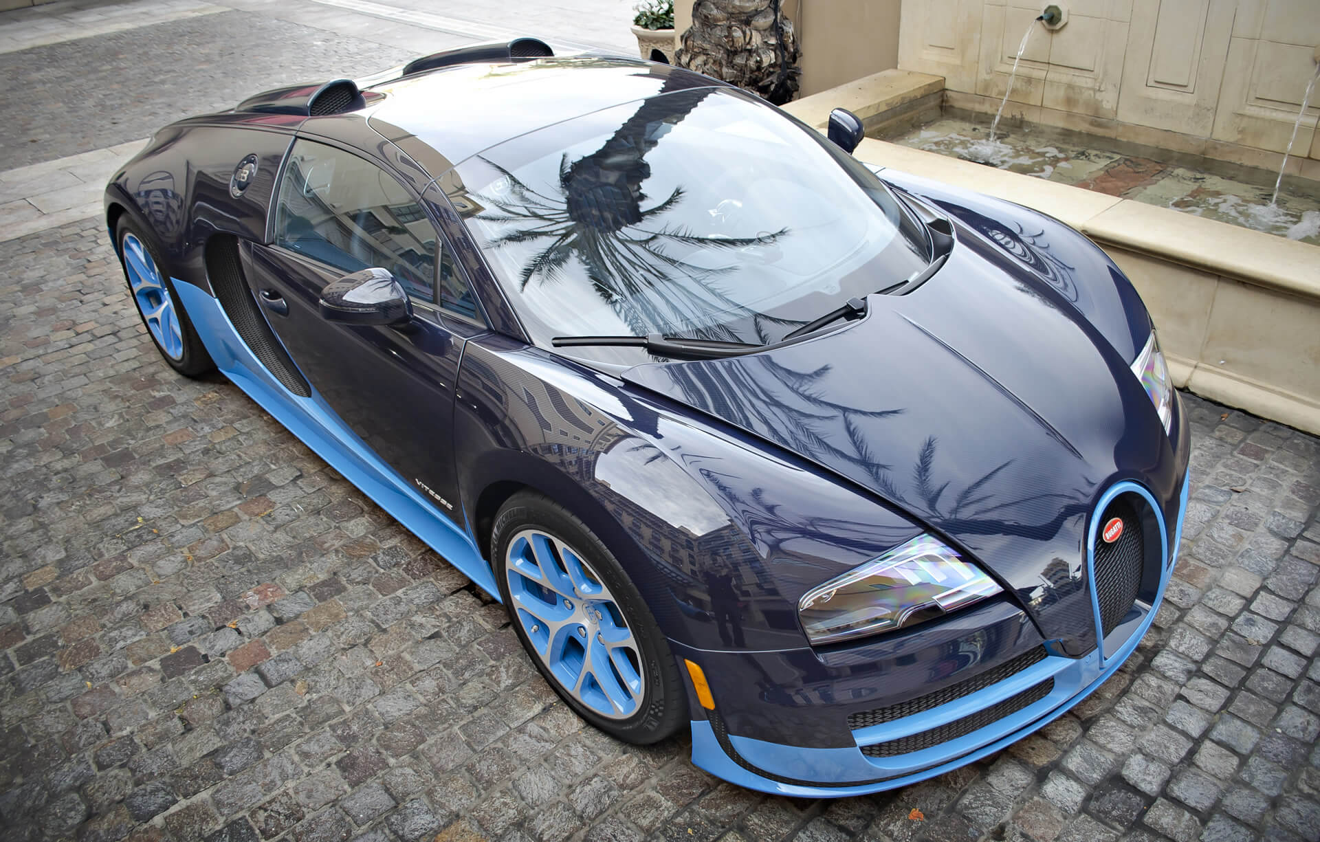 Blue Bugatti Veyron Grand Sport Vitesse AKA Bleugatti